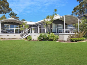 Akarana Beach House by Jervis Bay Rentals